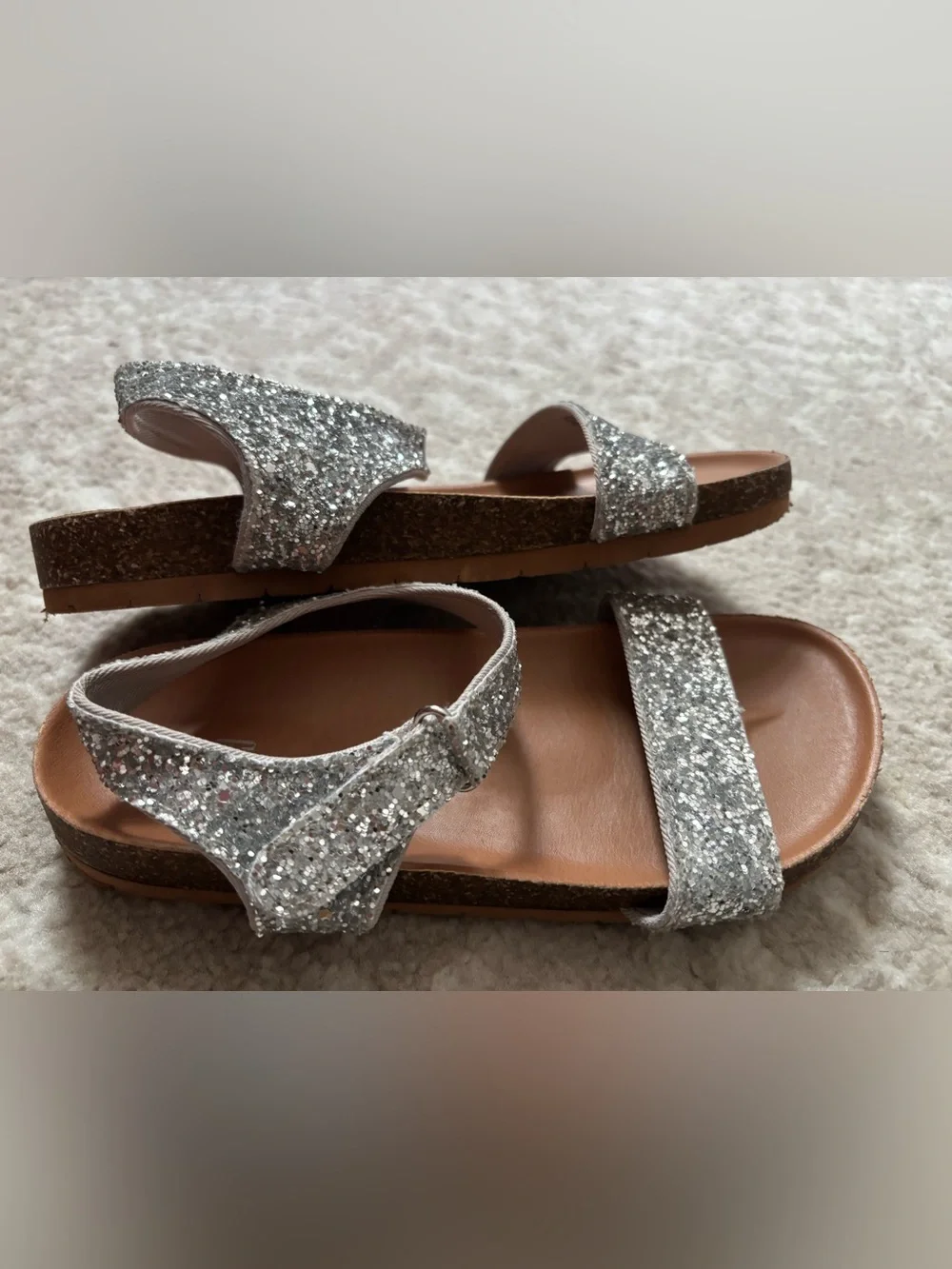 GAP Kids Silver Sandals Grey Glitter & Tan Brown Footbed in Kid Girls Size 1-2